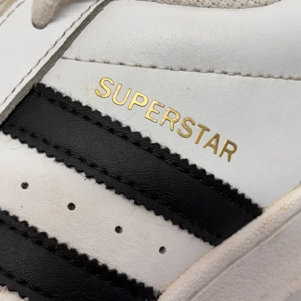 Adidas Superstar LowTop White Black Athletic Shoes Sneakers C77153 Womens Size 8